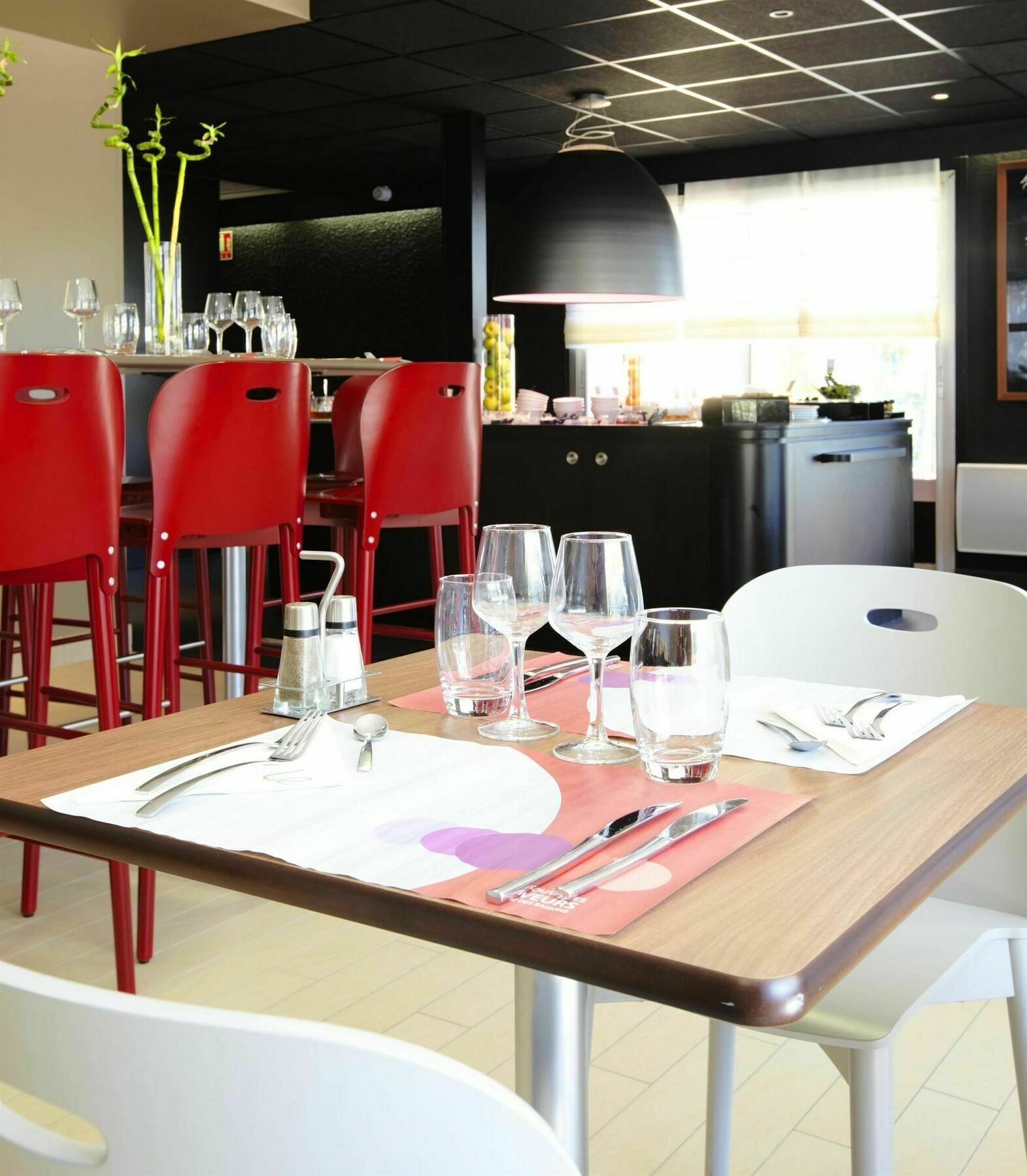 Kyriad Direct Marseille Ouest - Martigues Restaurante foto
